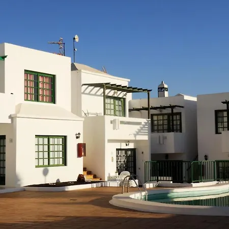 Zafiros In Puerto Del Carmen Aircond&wifi&dishwasher Tías