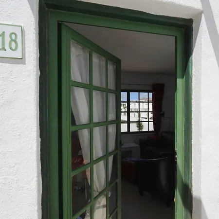 Zafiros In Puerto Del Carmen Aircond & Wifi & Dishwasher דירה Tías
